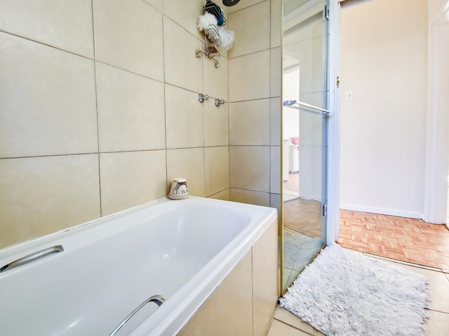 2 Bedroom Property for Sale in Bergvliet Western Cape